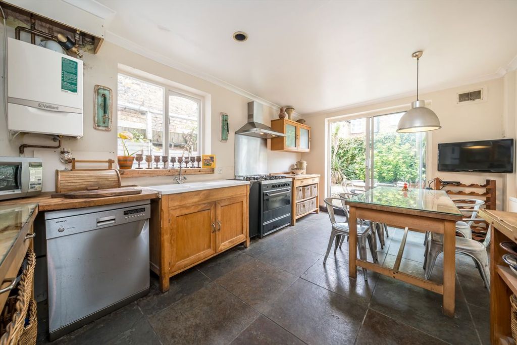 Property photo 3 of 8