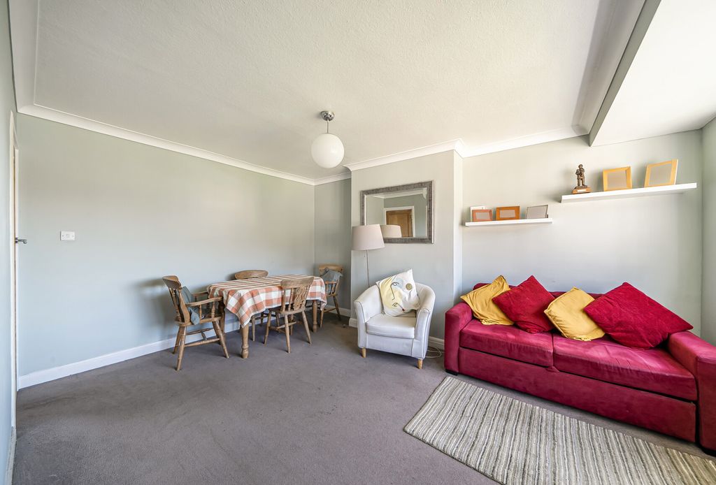 Property photo 3 of 13 Lounge/Diner