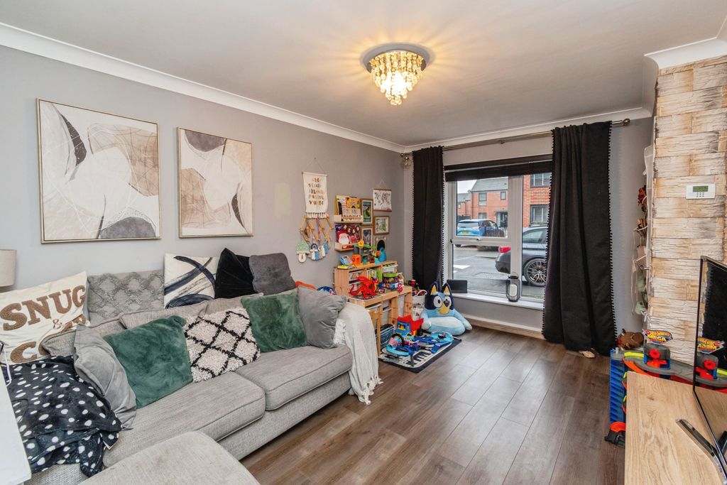 Property photo 3 of 15