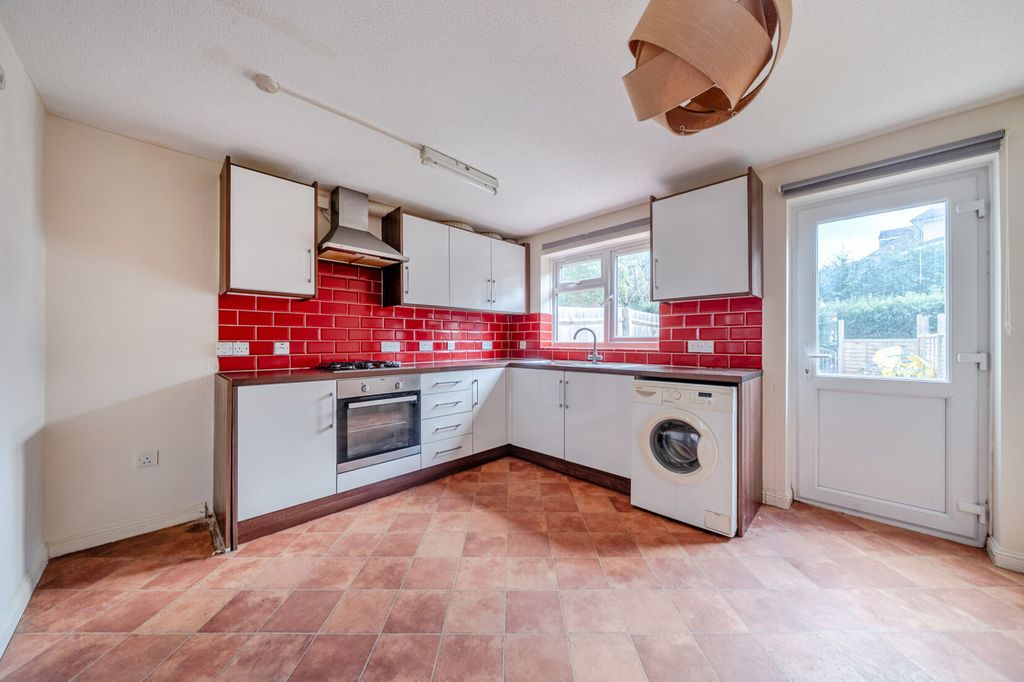 Property photo 3 of 14 Kitchen
