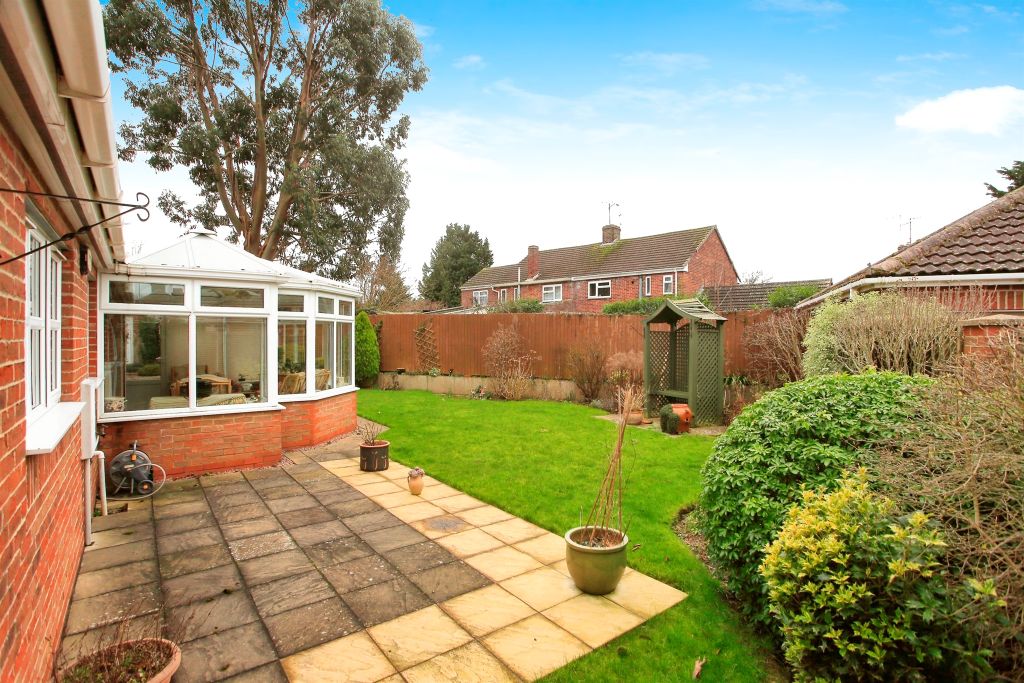 Property photo 2 of 17 Outside