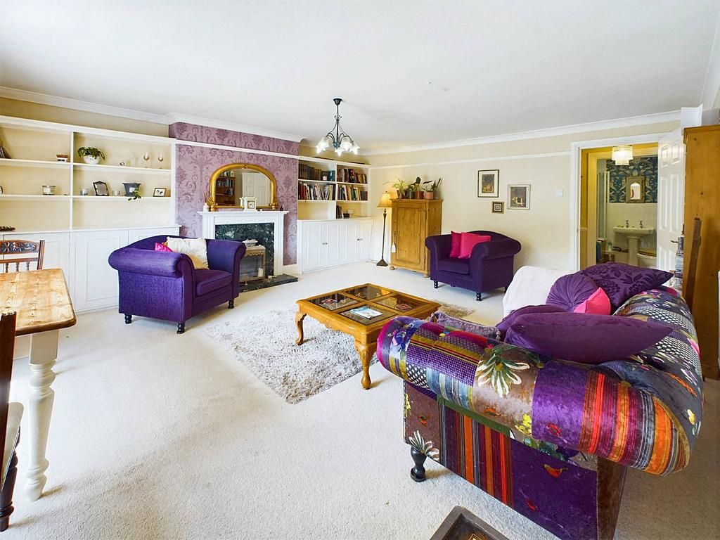 Property photo 2 of 19