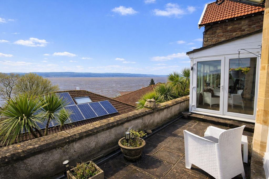 Property photo 2 of 13