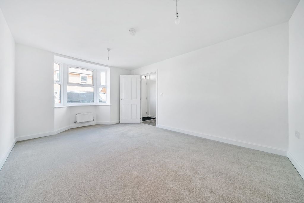 Property photo 2 of 21 Picture 2