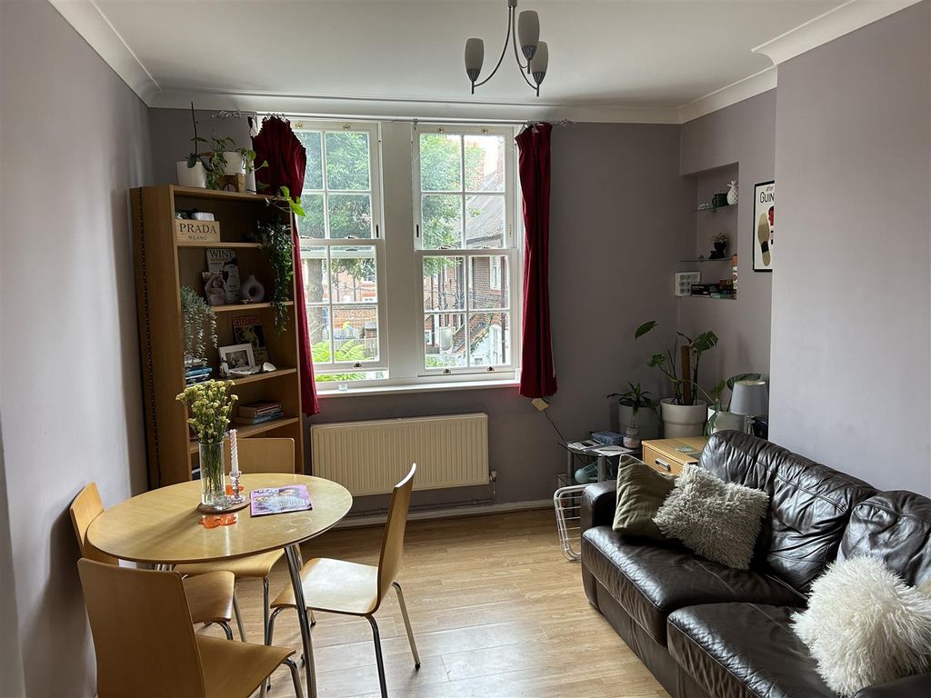 Property photo 2 of 8