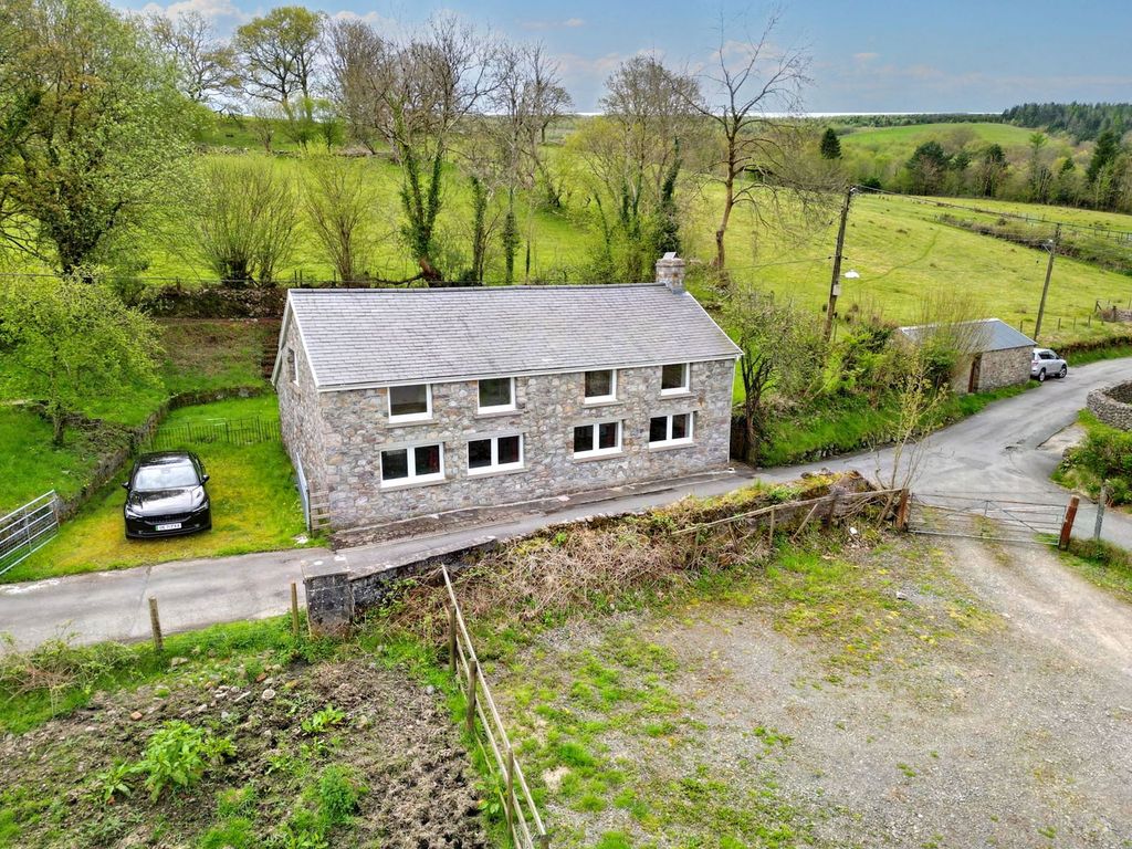 Property photo 2 of 31