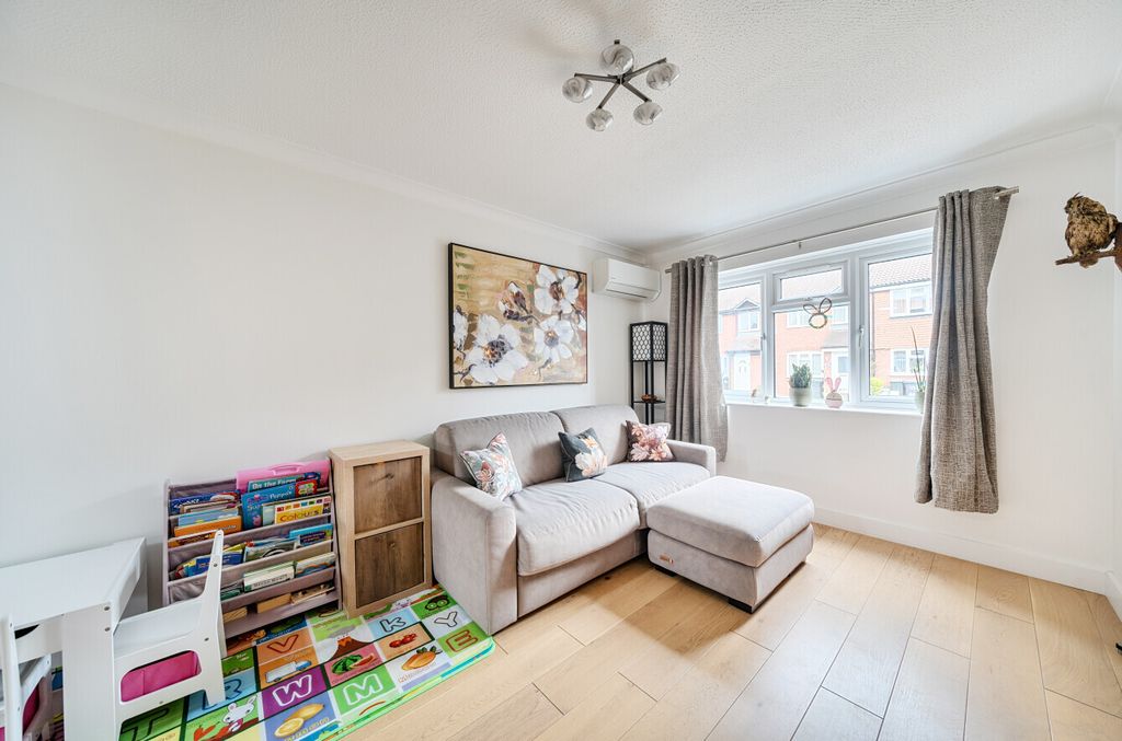 Property photo 2 of 22 Picture No. 21