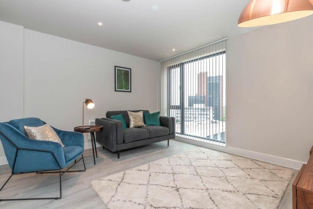 Property photo 2 of 13 4372381