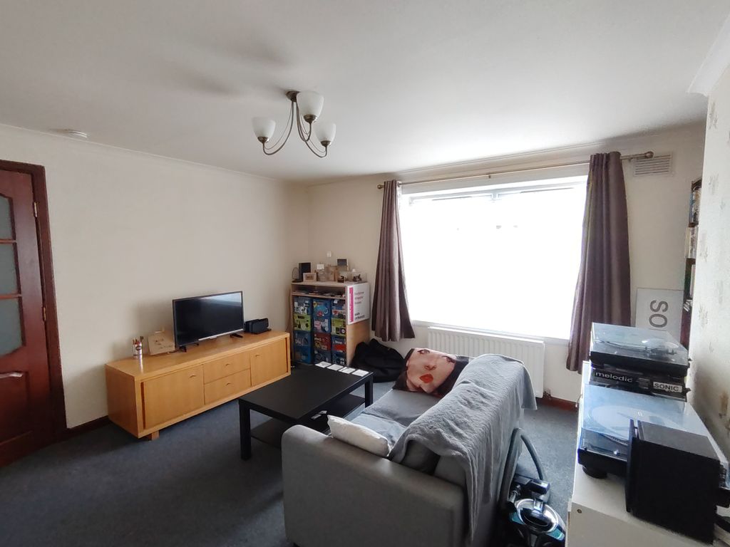 Property photo 3 of 8 Img_20260505_105551