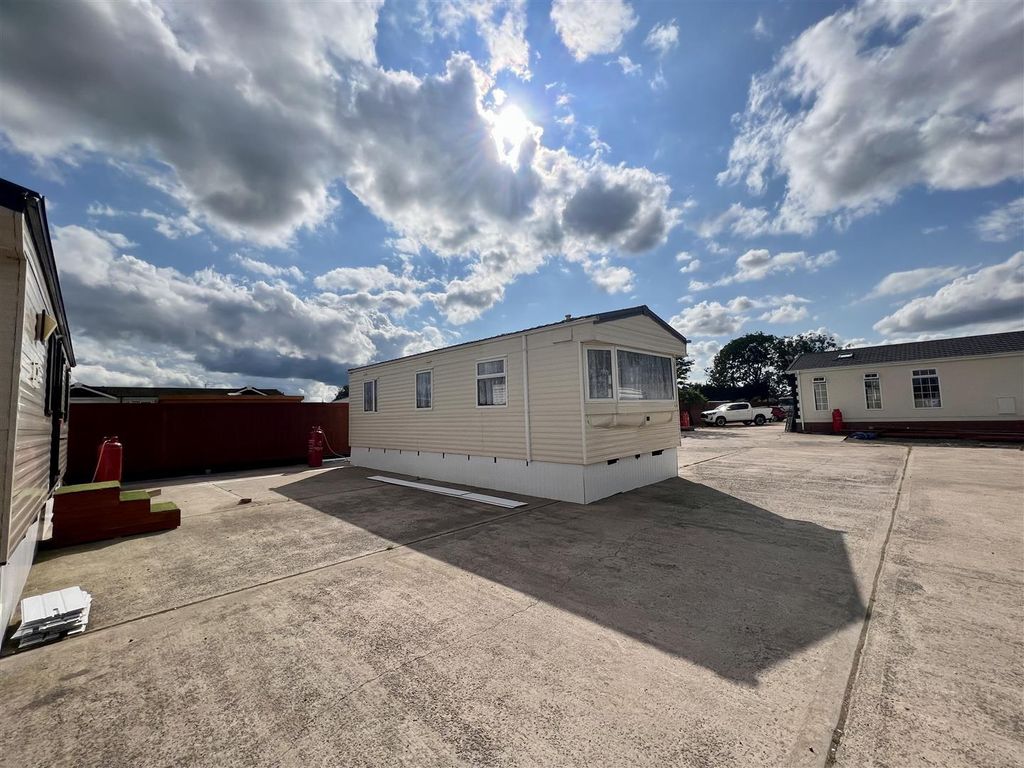 Property photo 1 of 1 Caravan.Jpg