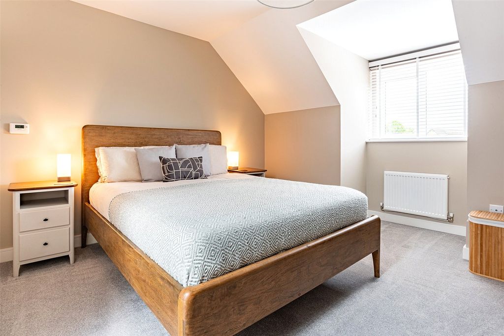 Property photo 3 of 19 Picture No. 23