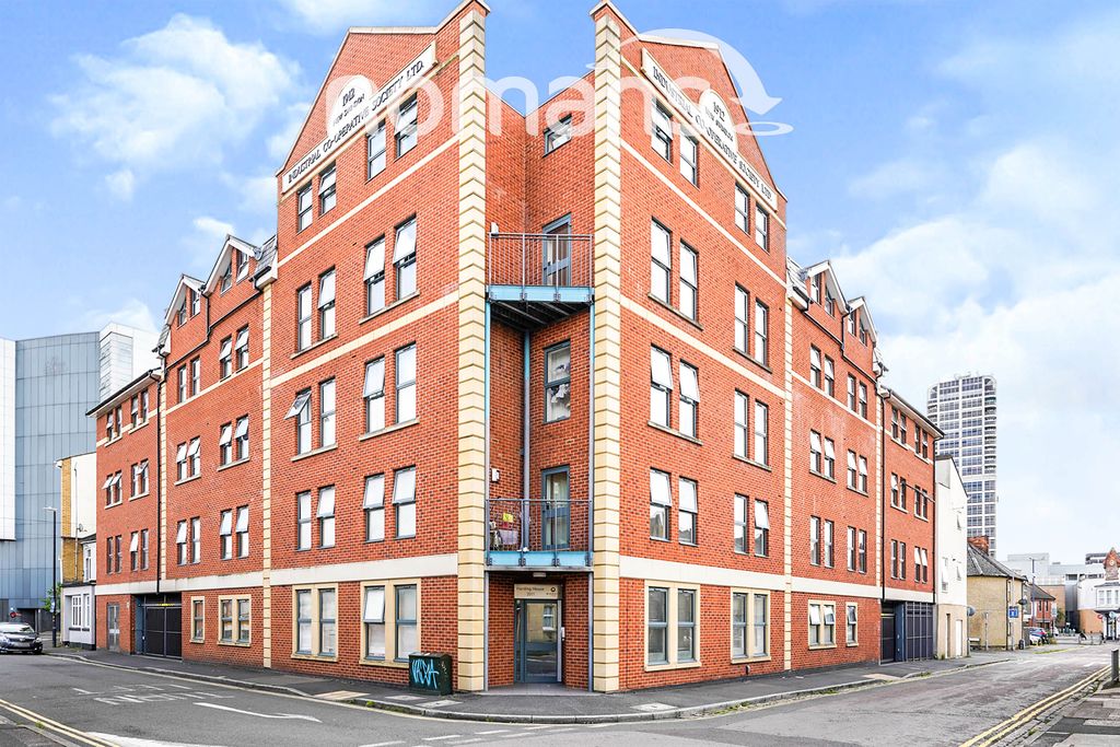 Property photo 1 of 8 1