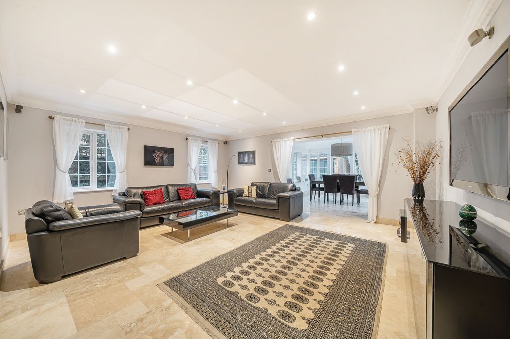 Property photo 2 of 15