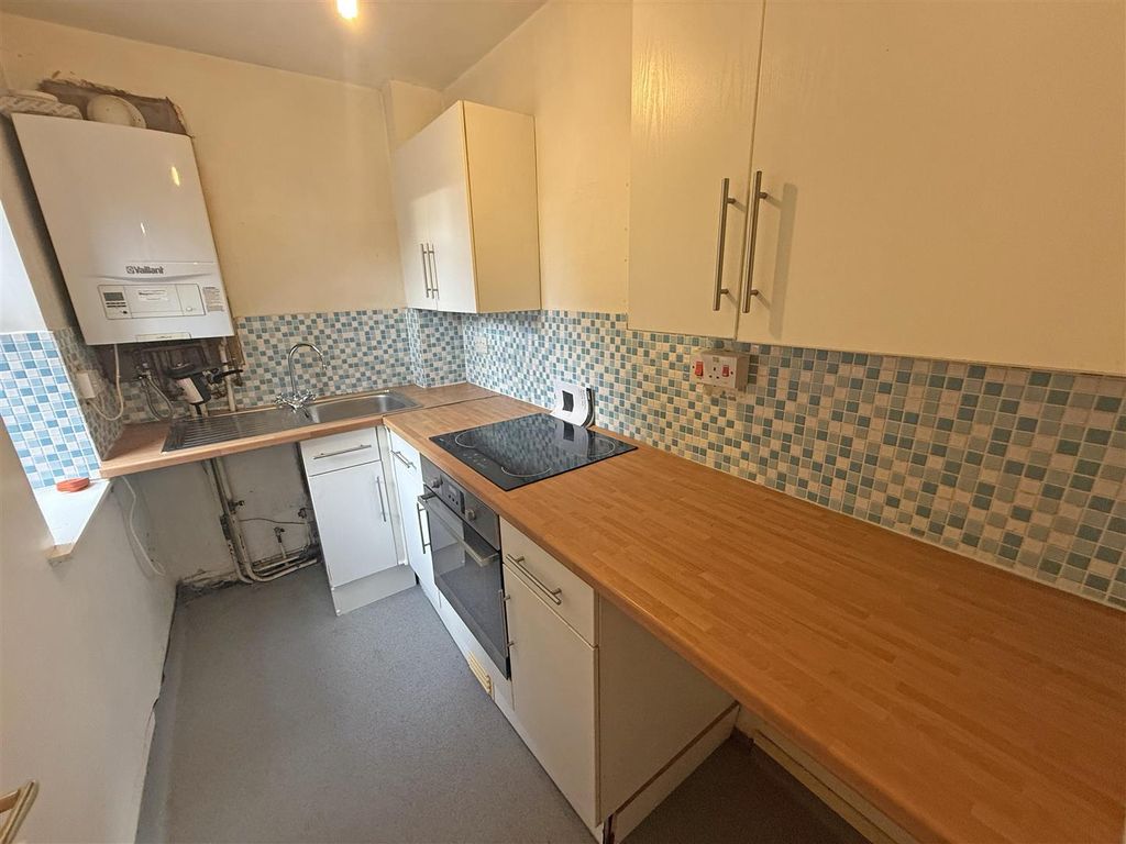 Property photo 3 of 7 Kitchen.Jpg