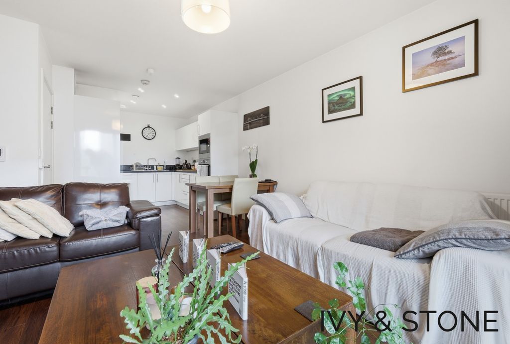 Property photo 3 of 13 5157232