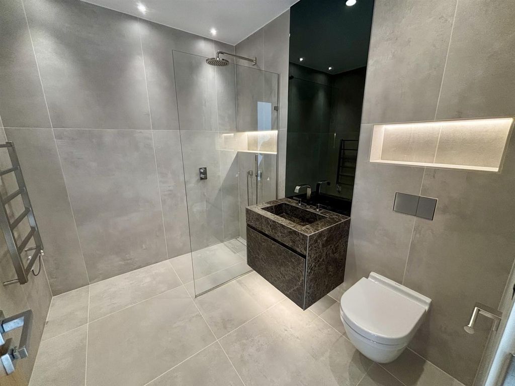 Additional image 17 of 2 bed flat to rent22 Beech Hill, Barnet EN4