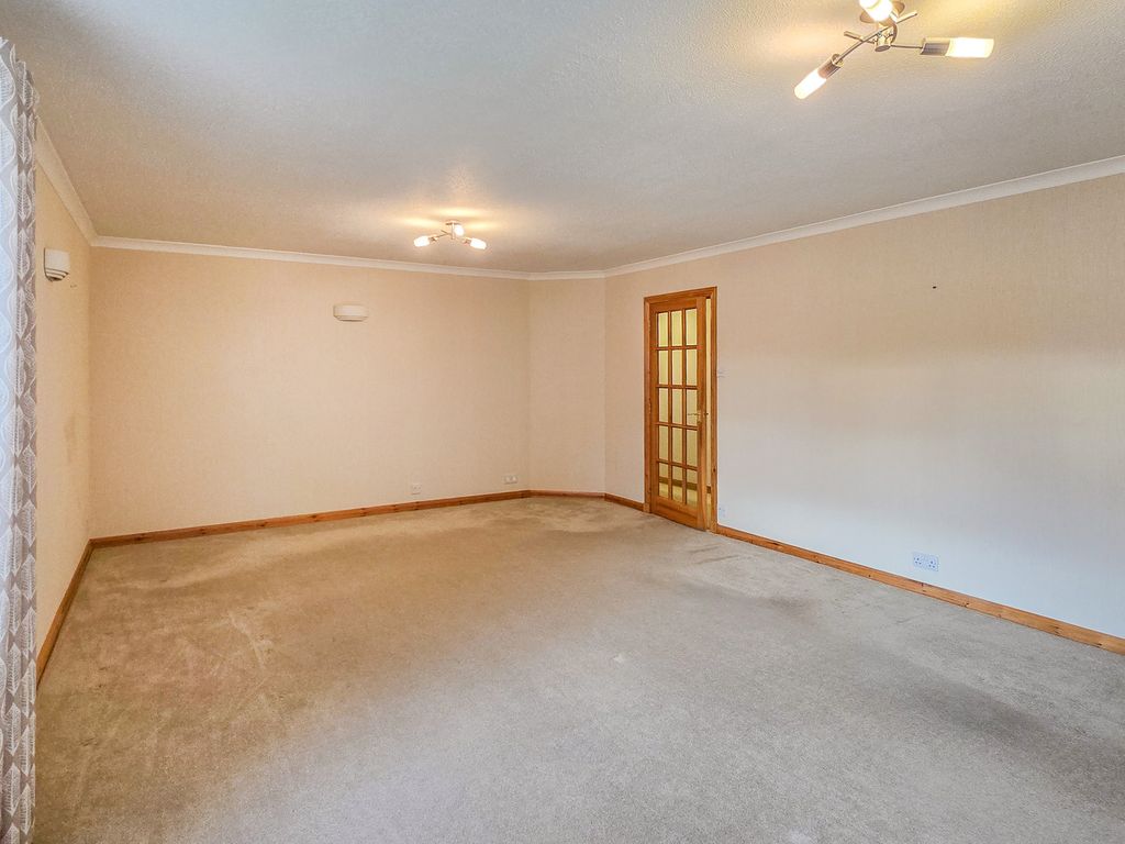 Property photo 2 of 8 Hilton Heights- Lounge