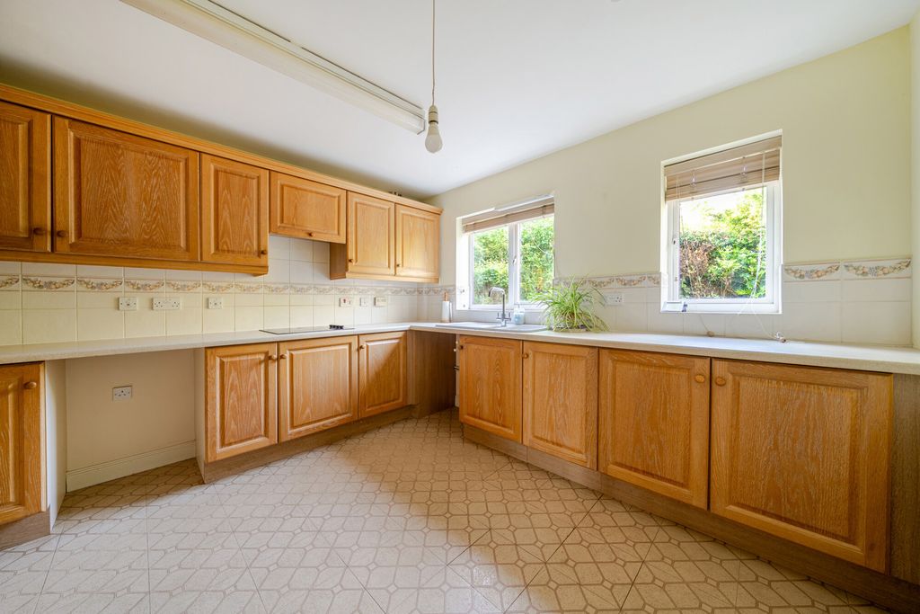 Property photo 2 of 20 1457212-14-6A02Fa...