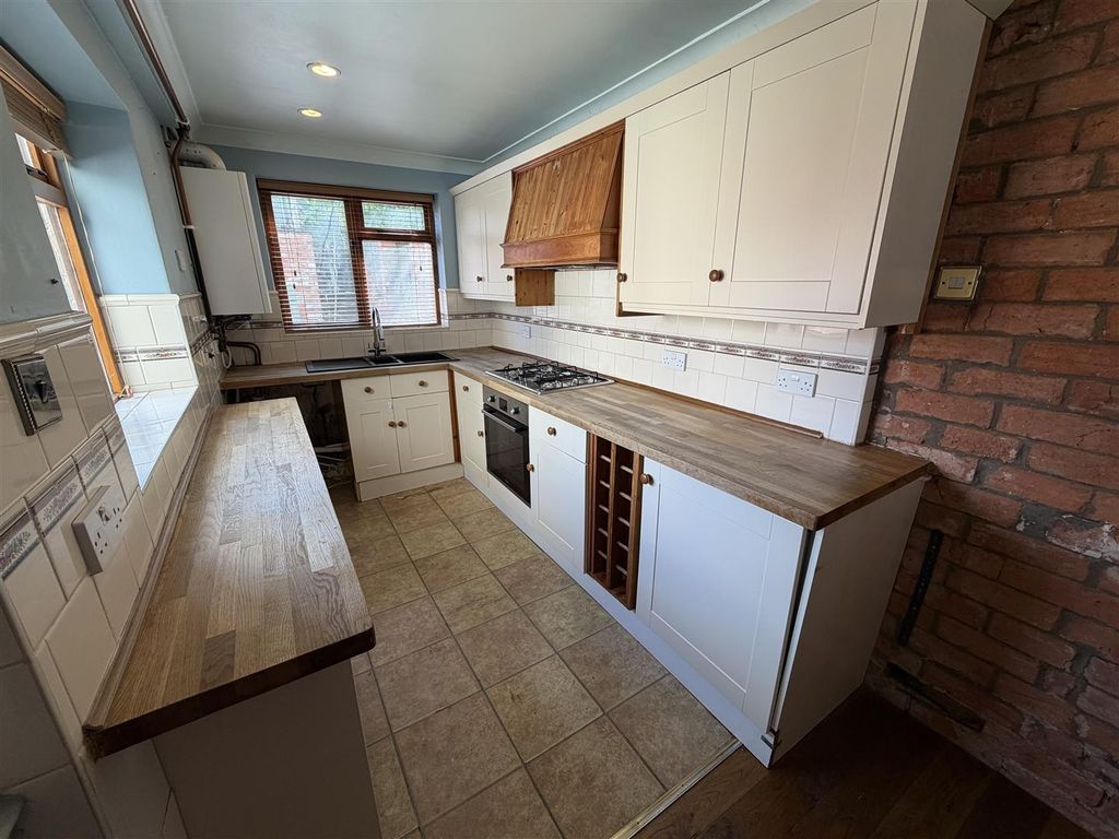 Property photo 2 of 17 Kitchen/Diner