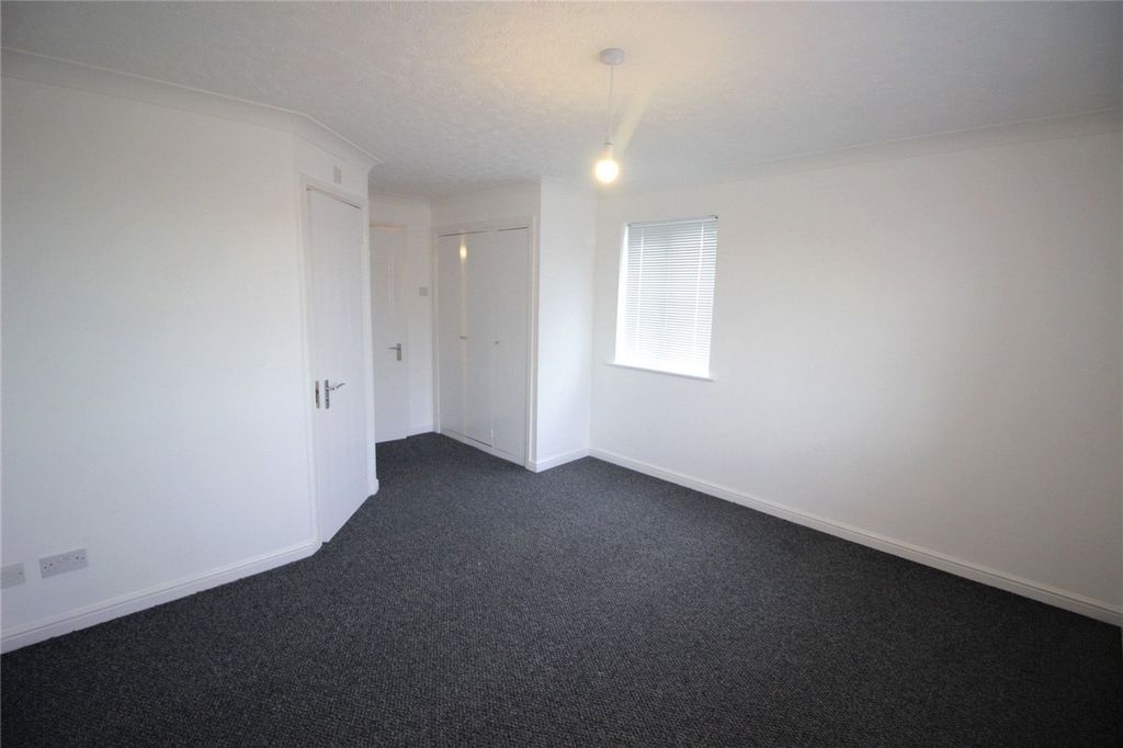 Property photo 3 of 8 Bedroom