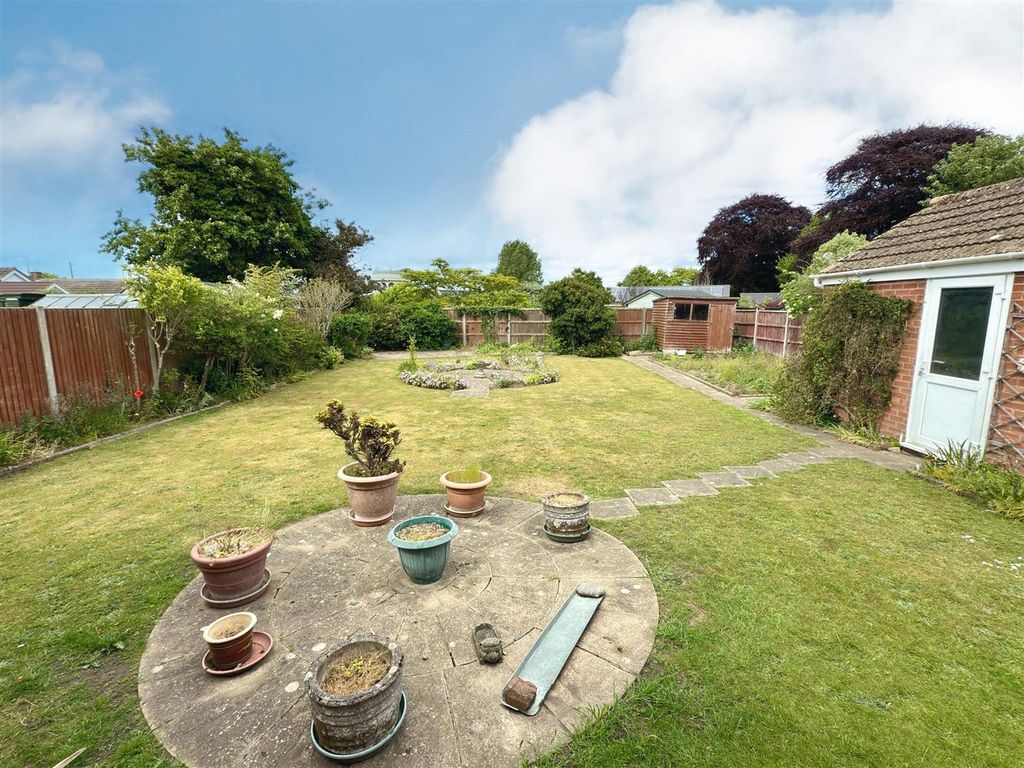 Property photo 2 of 13 Garden.Jpg