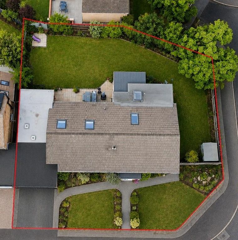 Property photo 3 of 19