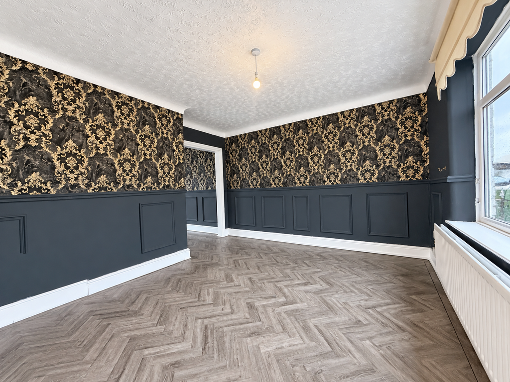 Property photo 3 of 19 15