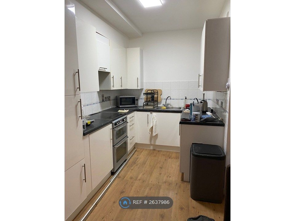 Property photo 3 of 5 Kitchen