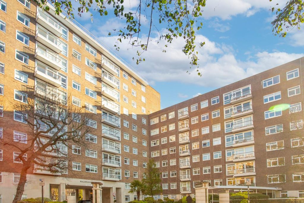 Property photo 1 of 10 Building Exterior