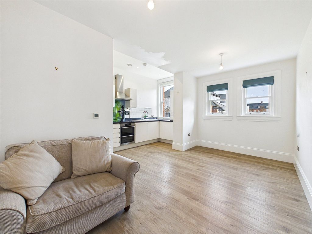 Property photo 3 of 14 Picture 3