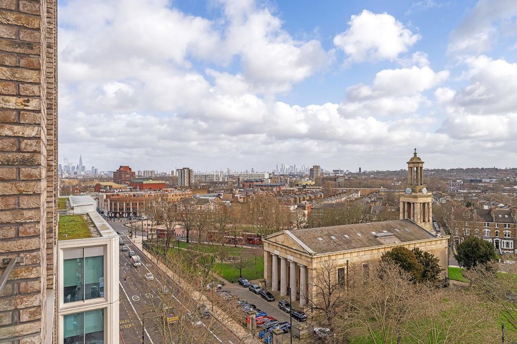 Property photo 3 of 21 Views.Jpg