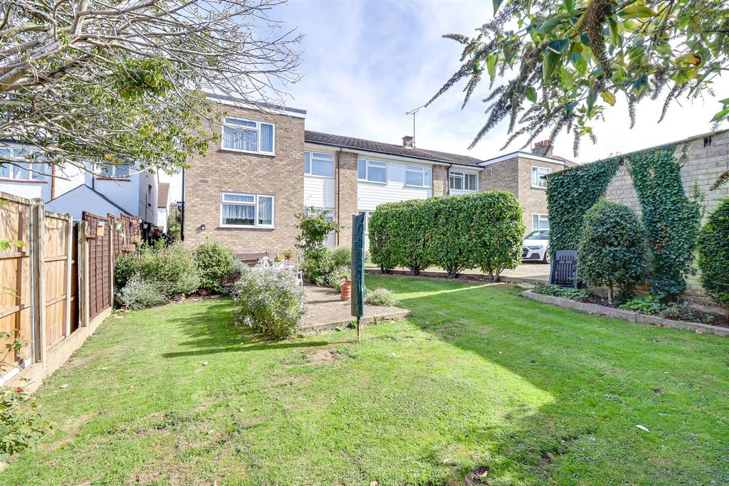 Property photo 2 of 19