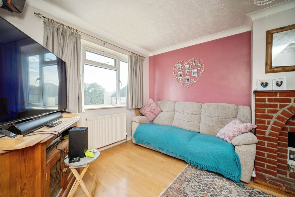 Property photo 3 of 20