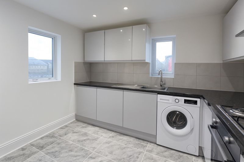 Property photo 3 of 6 Photo 4