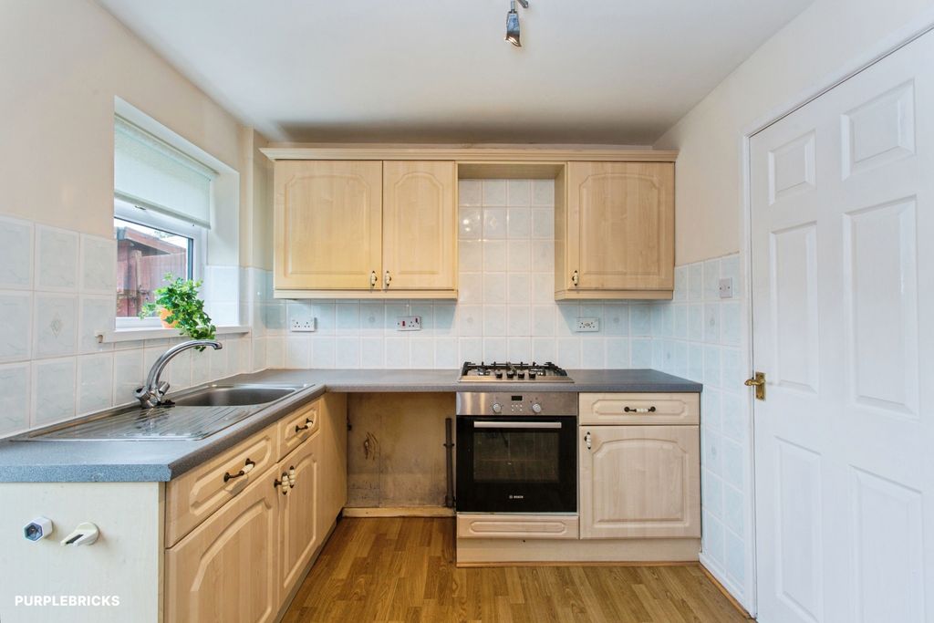 Property photo 3 of 24 Kitchen