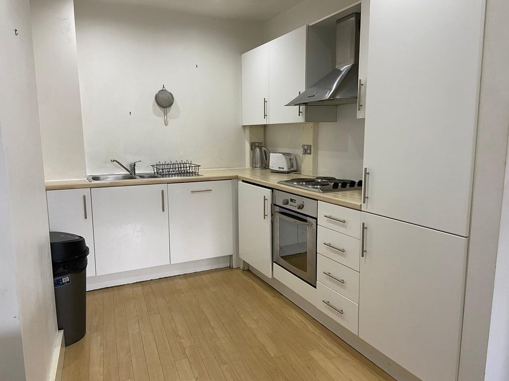 Property photo 2 of 7 Efnc2967