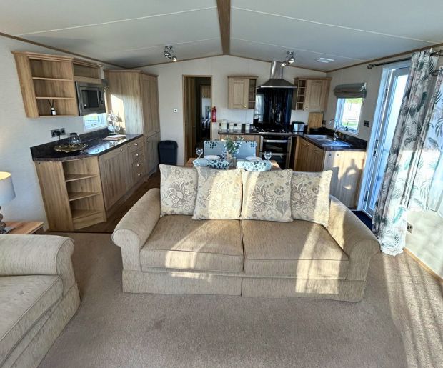 Property photo 1 of 11 4