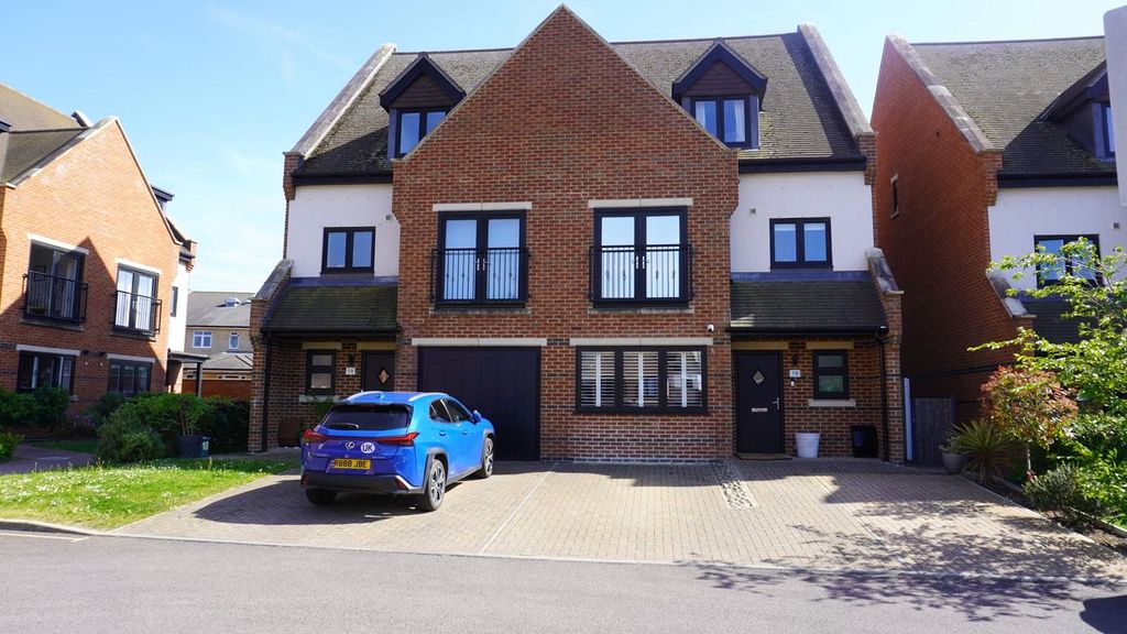 Property photo 1 of 22 Picture No. 94