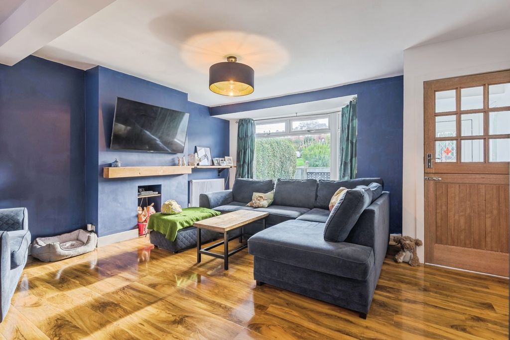 Property photo 3 of 17 Photo