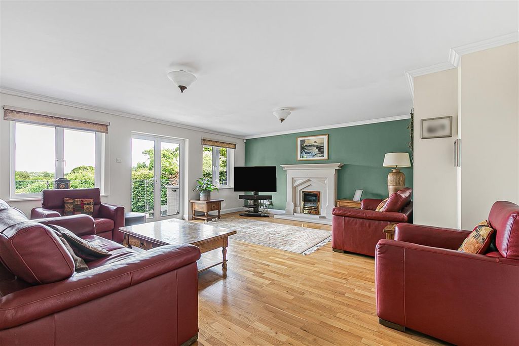 Property photo 3 of 46 32_85266.Jpg