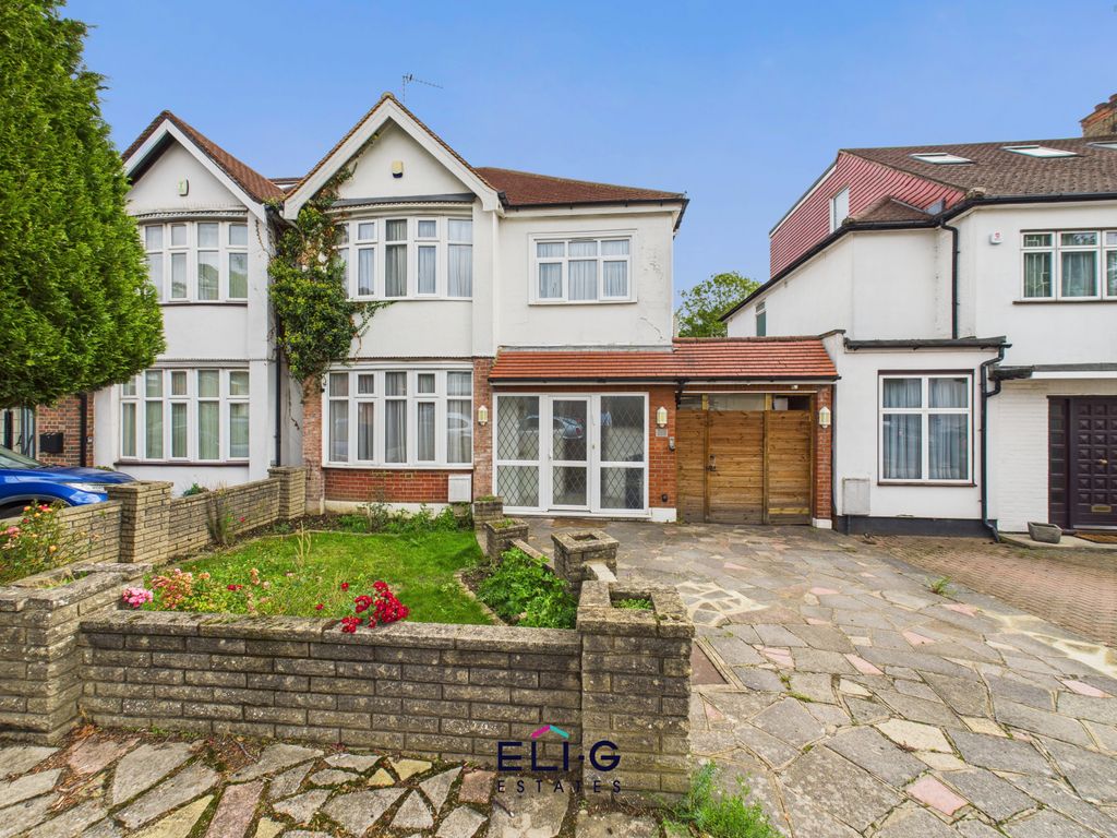 Property photo 1 of 22 4 Bed Semi-Detached (Linked) House For Sale Holmbrook Drive, London Nw4