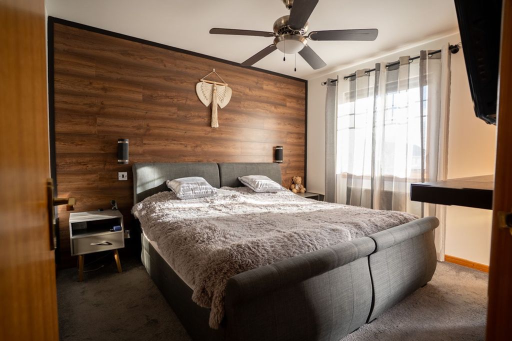 Property photo 2 of 36