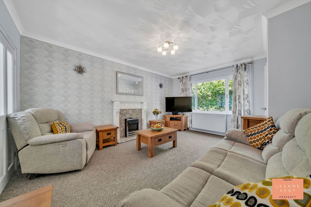 Property photo 2 of 28