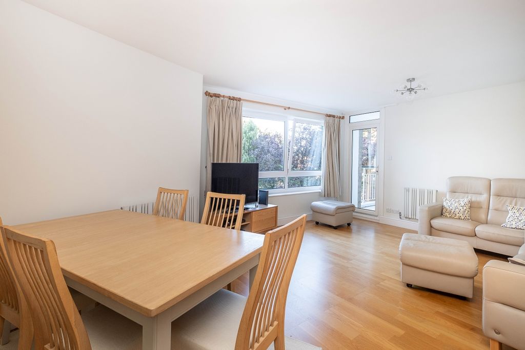 Property photo 2 of 17 York-Court-The-Al...