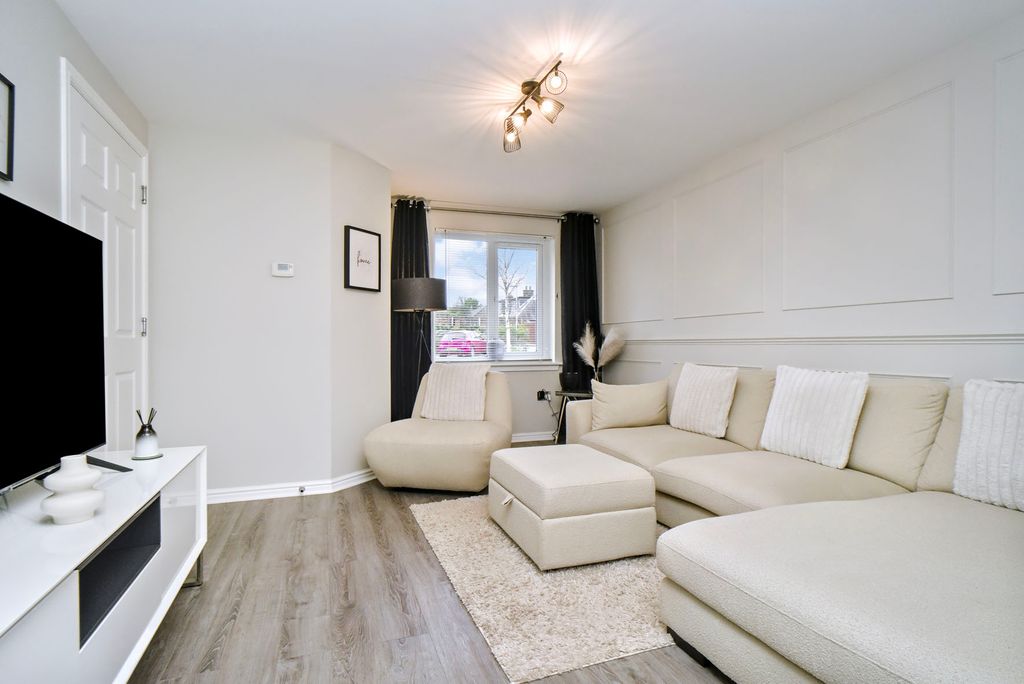 Property photo 2 of 14 Property Image 2