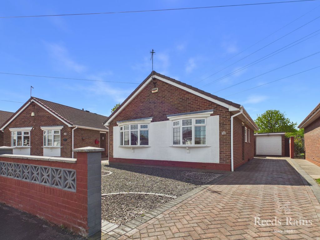 Property photo 1 of 17 External
