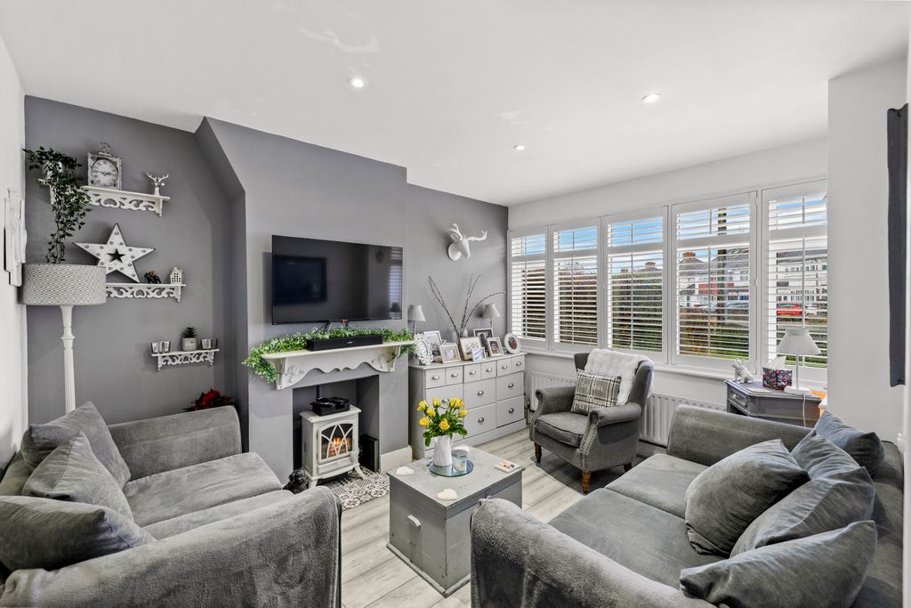 Property photo 3 of 18 Image6.Jpg