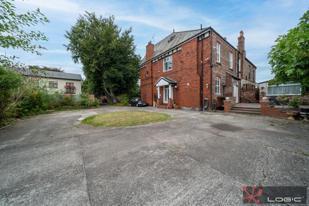 Property photo 2 of 61