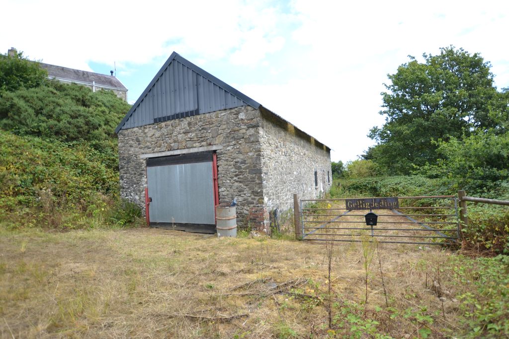 Property photo 2 of 5