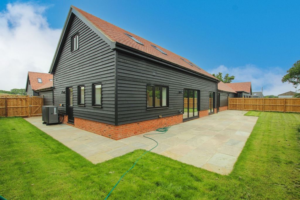 Property photo 3 of 6